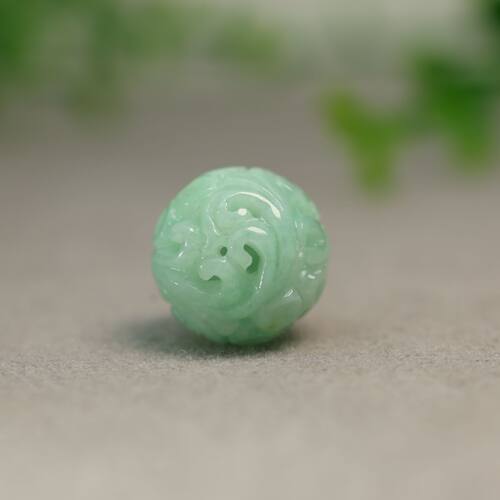 天然A货翡翠镂空龙纹雕花大珠子