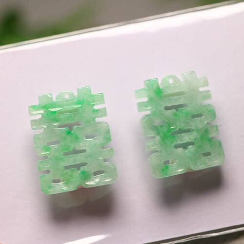 天然A货翡翠镂空方形喜字