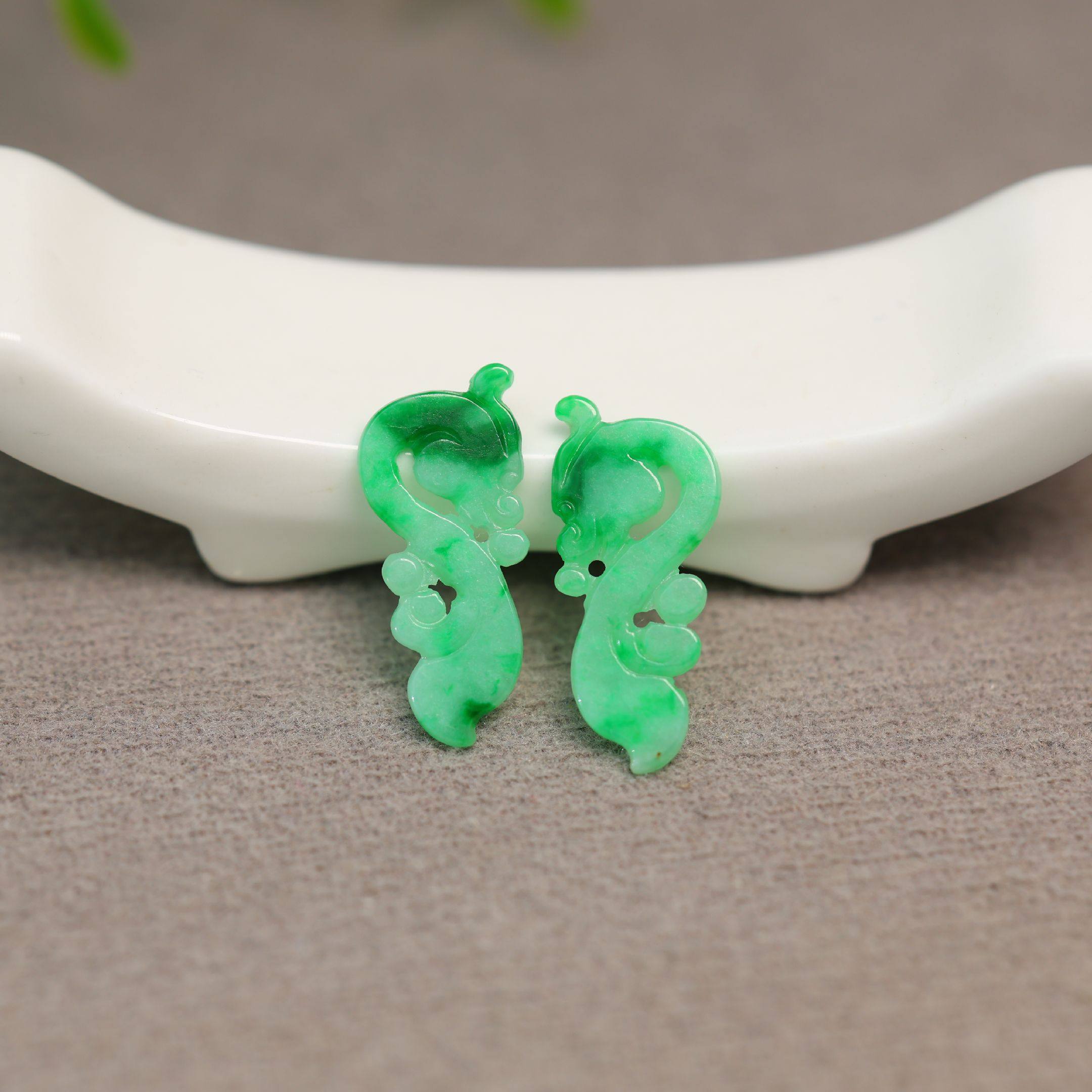 #I968一对阳绿缅甸天然A货翡翠镂空龙纹耳钉花片裸石,珠宝/钻石/翡翠,翡翠裸石/蛋面,淘宝优惠券,粉丝福利购,淘宝优惠卷