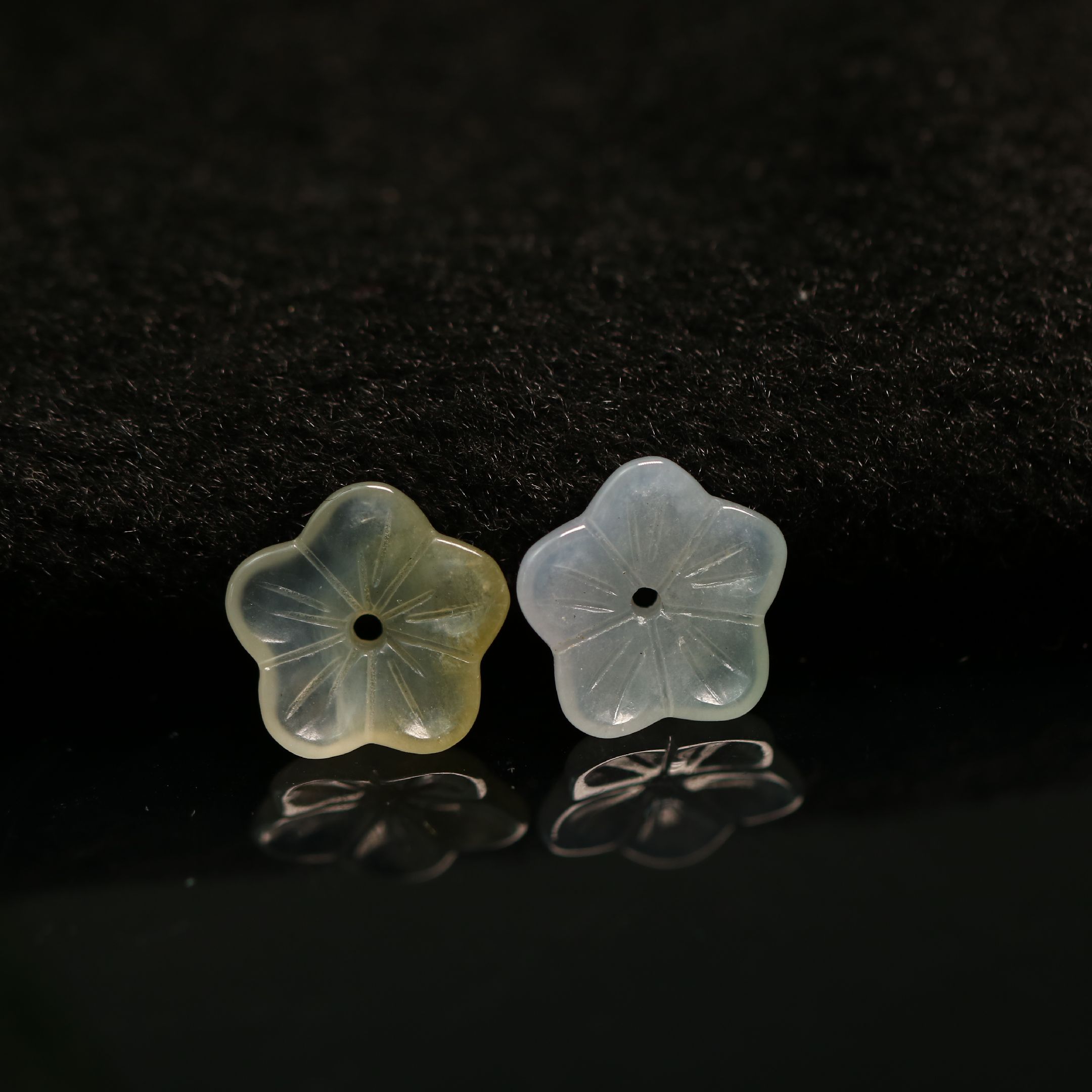 一对冰种天然A货翡翠梅花