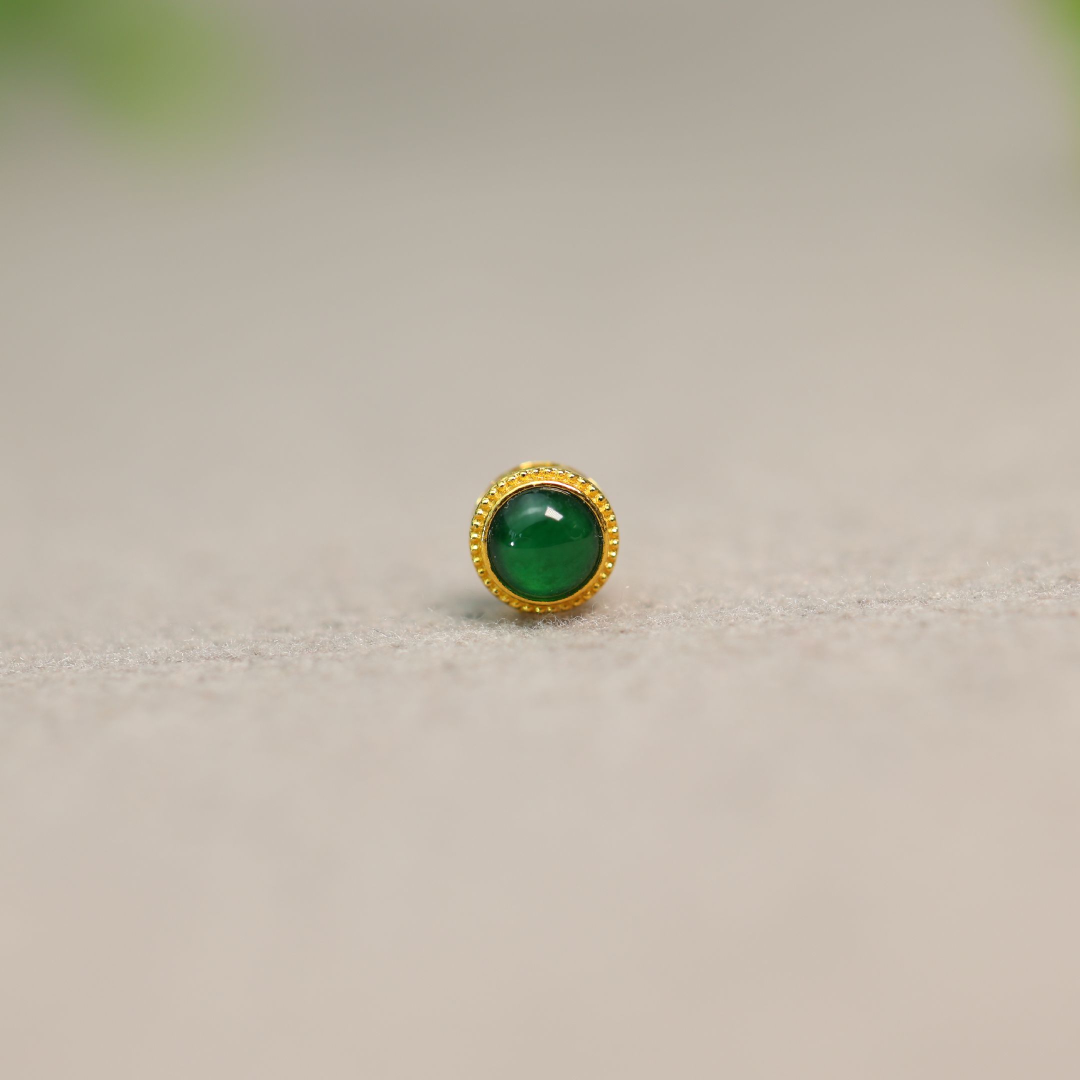 天然A货翡翠蛋面小香盒