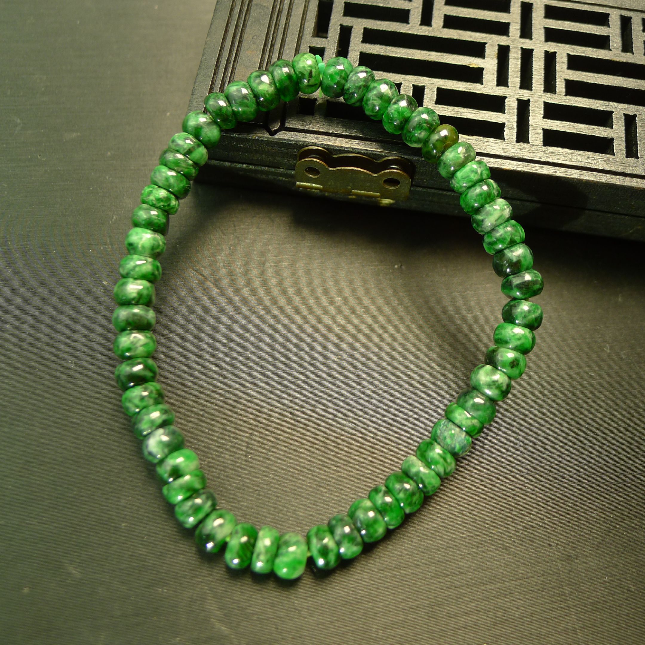 天然A货翡翠算盘珠子手串