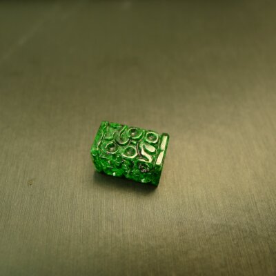 天然A货翡翠长方柱形雕花桶珠