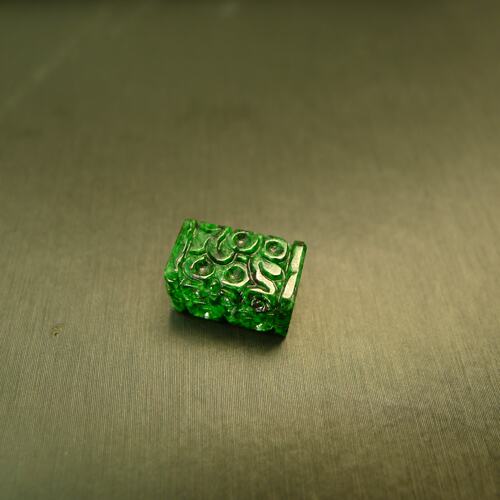 天然A货翡翠长方柱形雕花桶珠