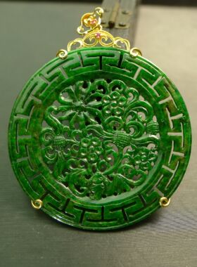 #7293 18K金镶嵌满绿天然A货翡翠古风镂空雕花圆牌吊坠挂坠