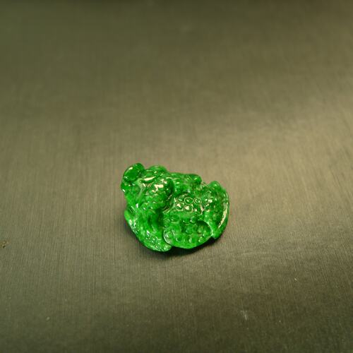 满色辣绿缅甸天然A货翡翠金蟾