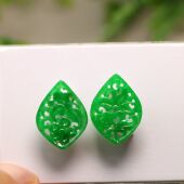D543一对冰种阳绿天然A货翡翠镂空雕花耳坠花片