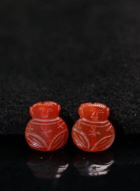 一对红色天然老玛瑙童子  通天孔