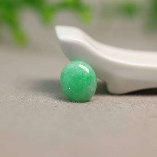 天然A货翡翠椭圆形蛋面戒面