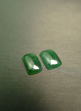 #8482 一对冰种满绿天然A货翡翠马鞍形戒面