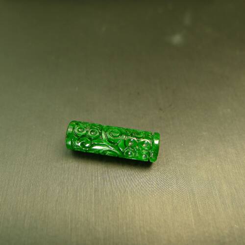 翡翠圆柱形雕花管珠桶珠吊坠
