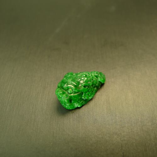 辣绿缅甸天然A货翡翠金蟾吊坠