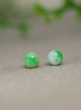 #N099一对白底飘阳绿缅甸天然A货翡翠珠子7MM素面圆珠散珠