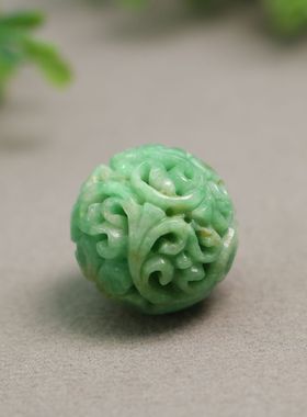 #6898 25MM果绿色天然A货翡翠镂空龙纹梅花雕花大珠子
