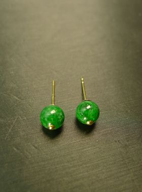 #E455一对18K金镶嵌满色辣绿天然A货翡翠素面圆形珠子耳钉