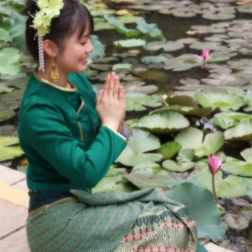 西双版纳传统傣族泼水节赶摆套装