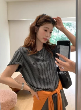 柠檬绿茶 夏季韩系简约风条纹小马刺绣百搭休闲正肩圆领短袖T恤女