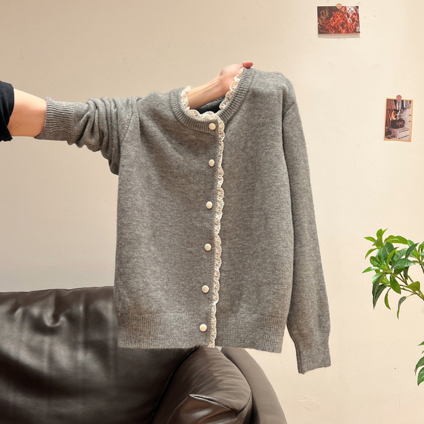 灰色圆领蕾丝针织开衫女长袖纽扣毛衣外套秋冬慵懒内搭打底衫上衣