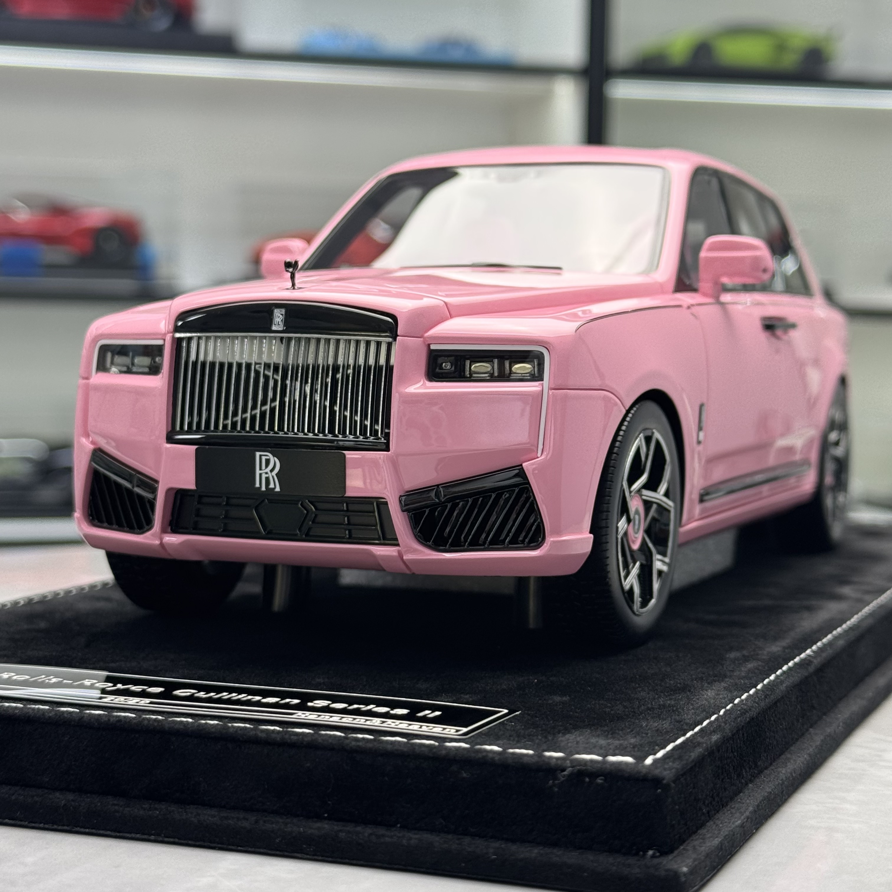 HH Model 1:18 劳斯劳斯 库里南Black Badge Series II 树脂车模