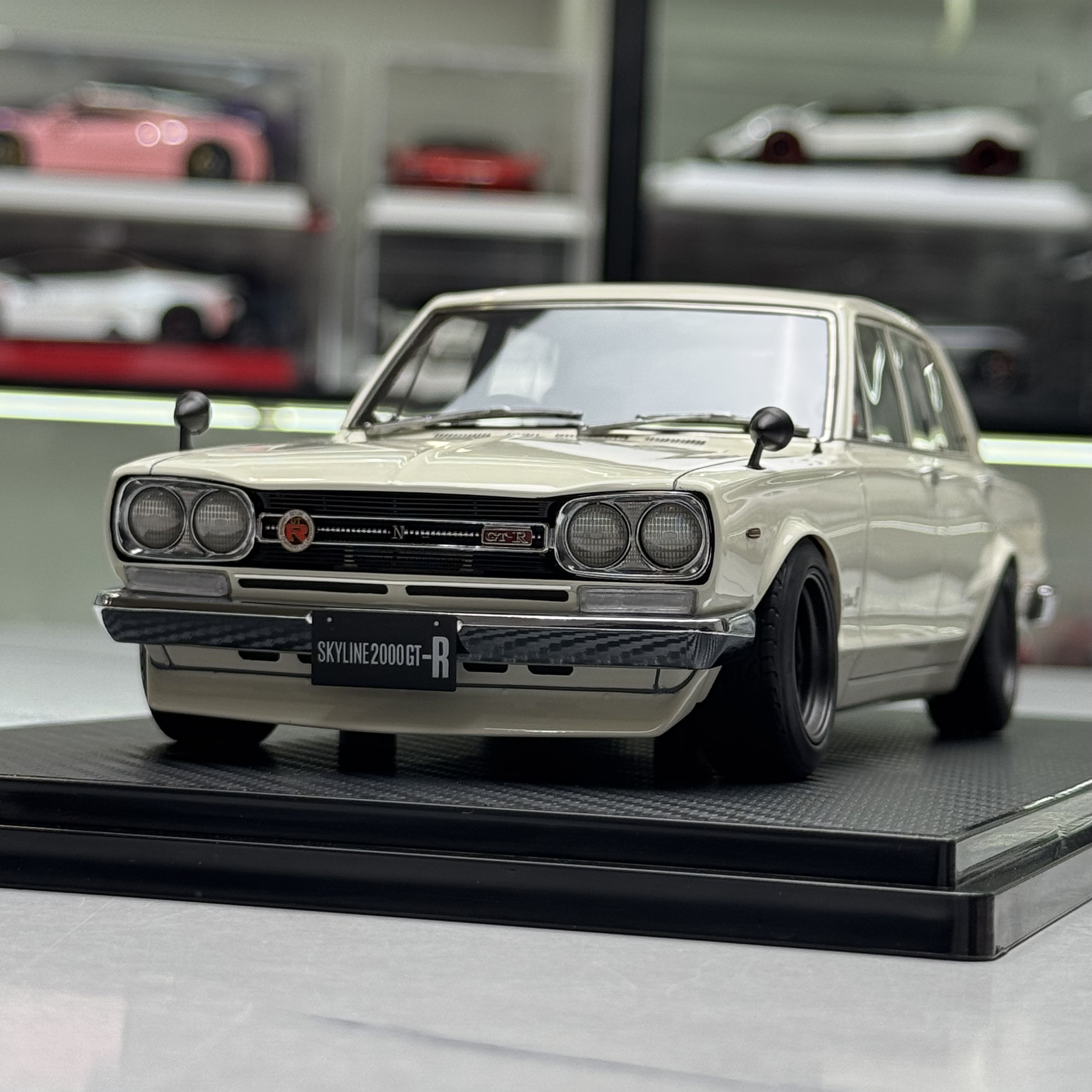 IG 日产尼桑Nissan GTR 2000 Skyline 仿真树脂汽车模型1 18收藏