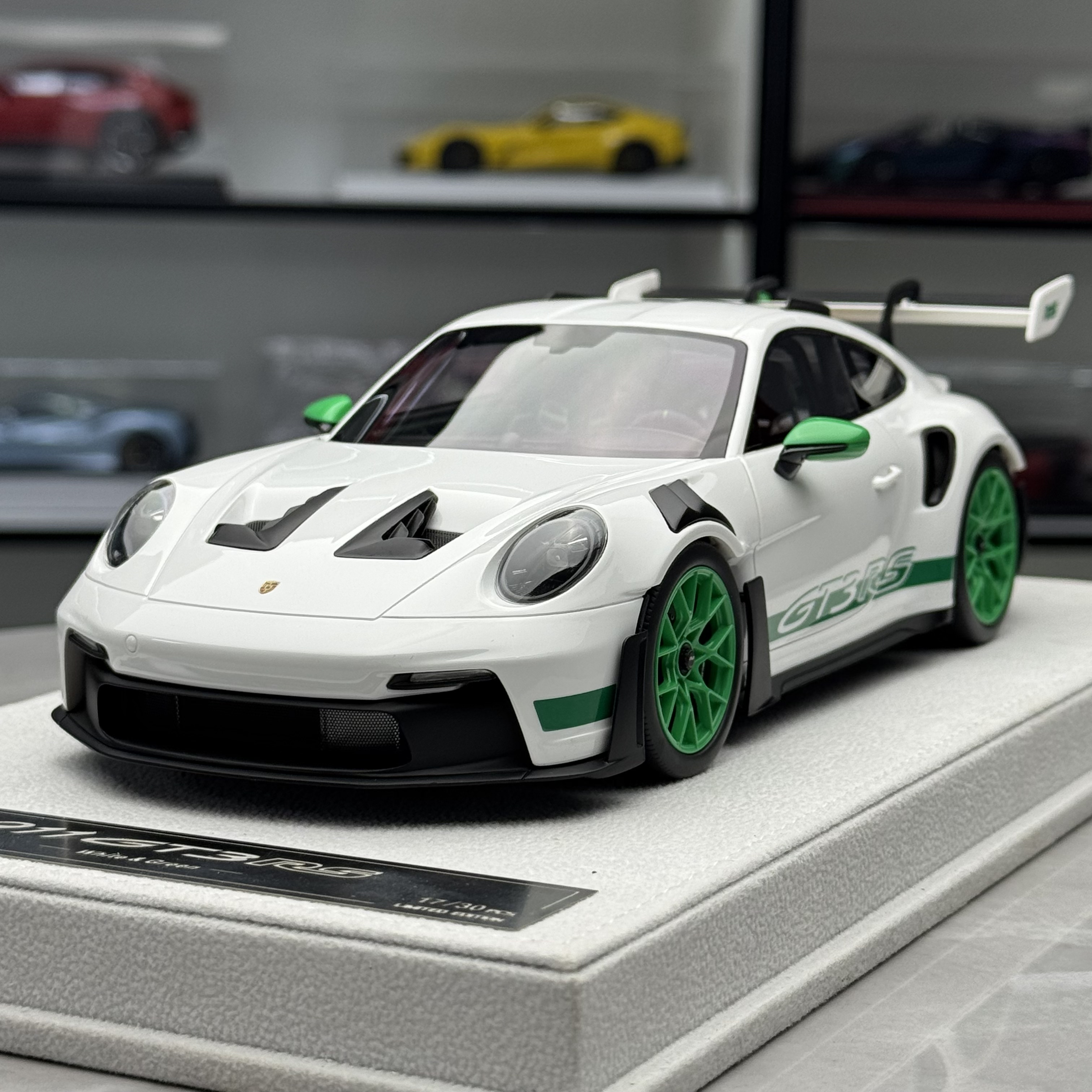 富美 保时捷992 GT3 RS 限量版树脂汽车模型1:18收藏 摆件