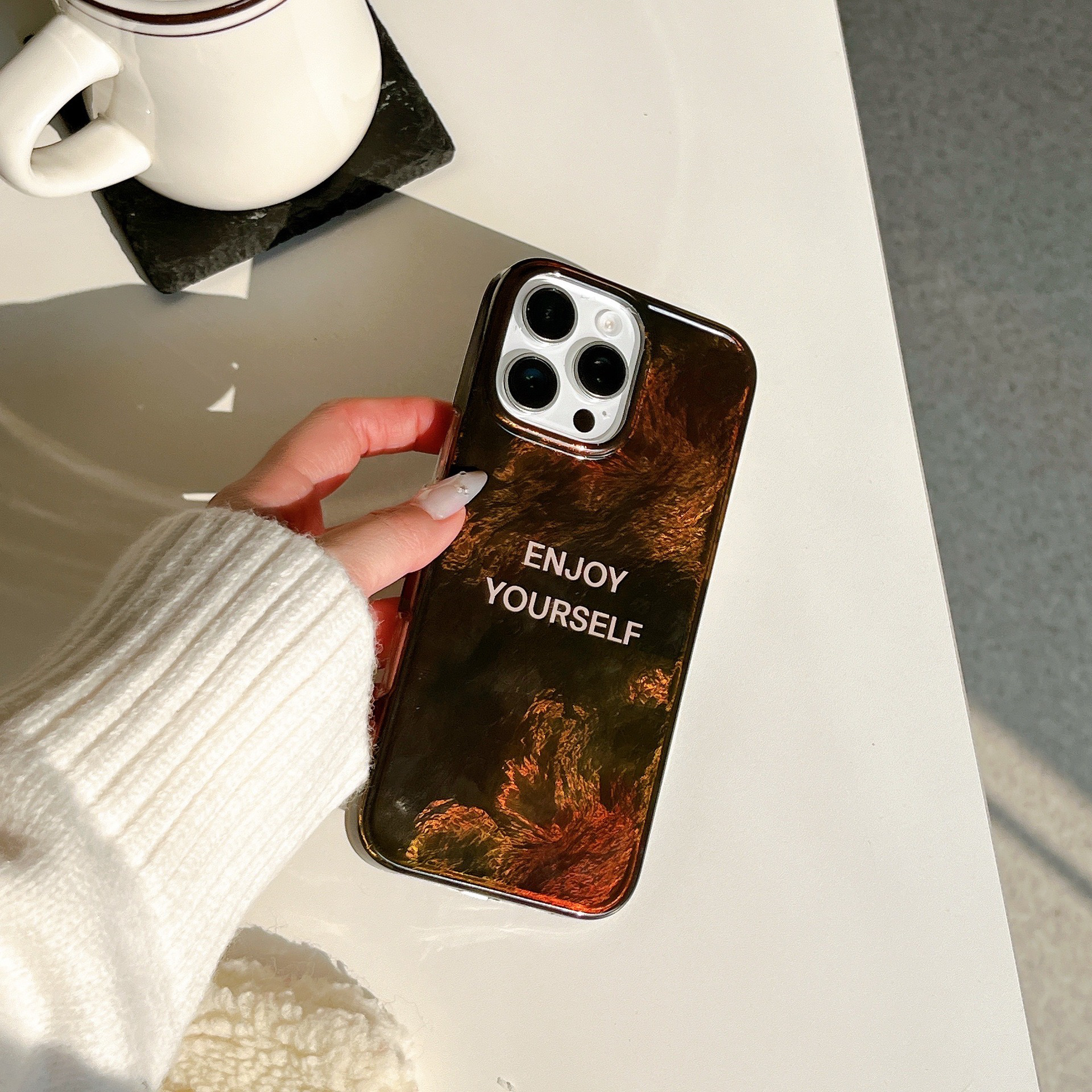 【八囍家】  原创小众简约英文适用苹果17Air手机壳棕色晕染iPhone15pro max渐变16轻奢15高级14美拉德13防摔