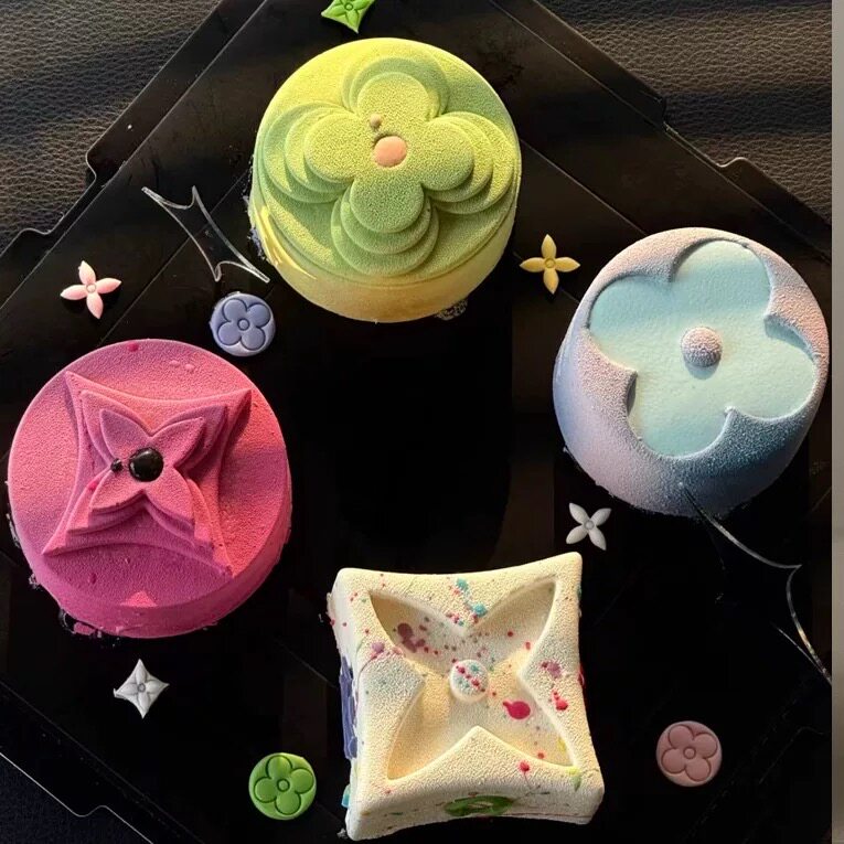 经典大牌老花纹法式慕斯蛋糕模具 巧克力冷萃酸奶模椰汁硅胶模具图片