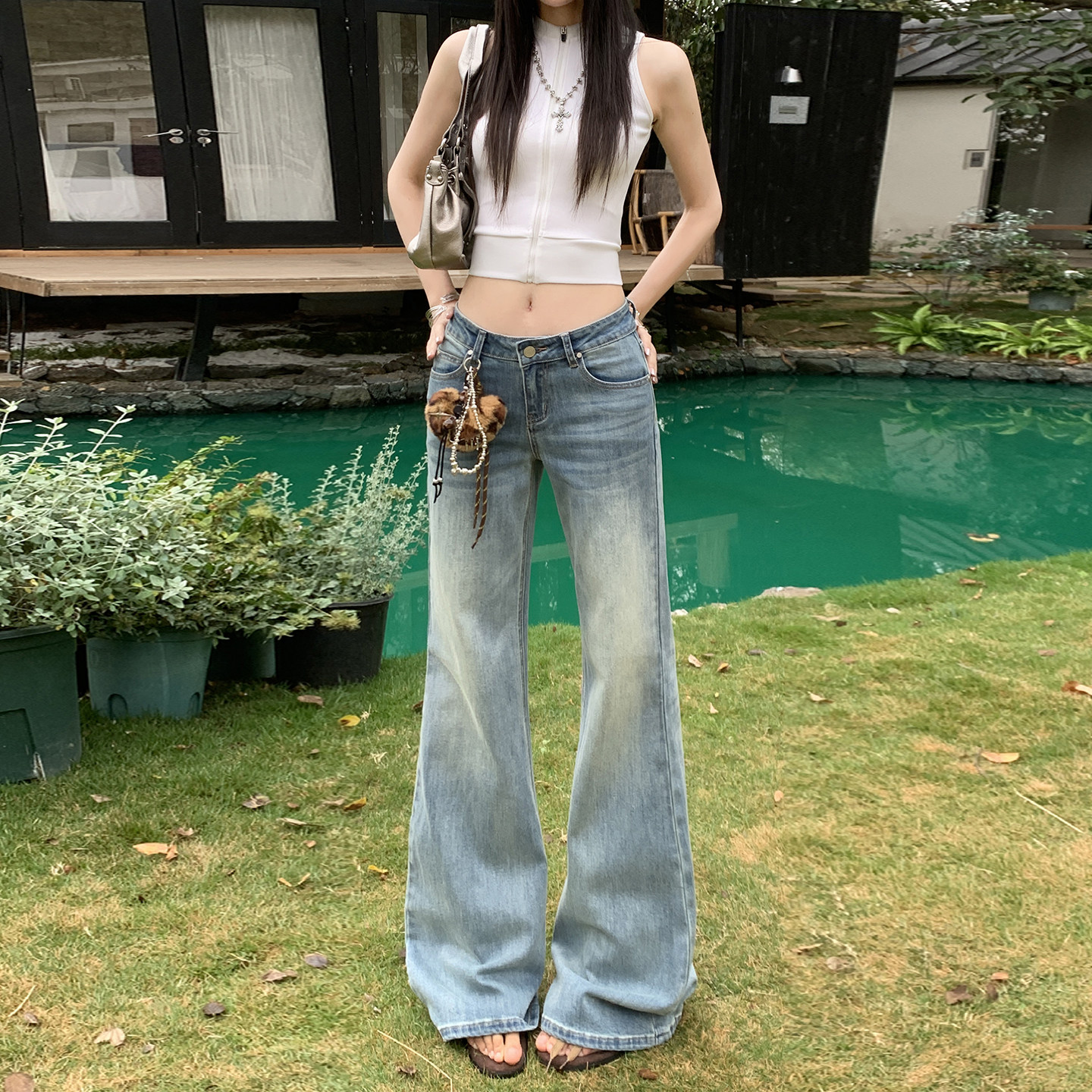 浅蓝色低腰微喇牛仔裤女2026夏季