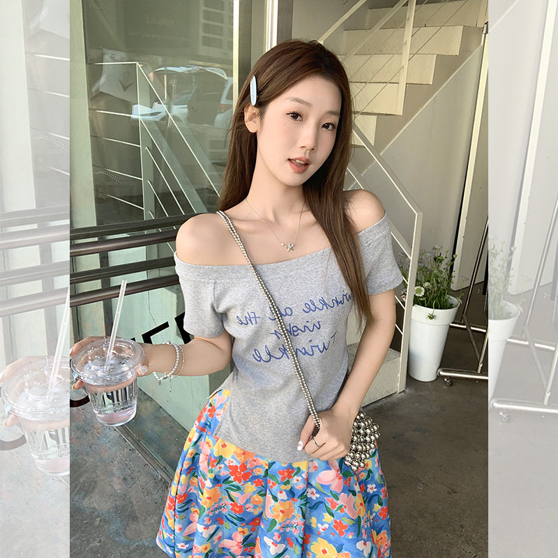 超好看花灰一字斜领露肩辣妹短袖T恤女夏季字母印花设计绝美上衣