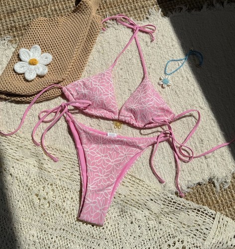 欧美ins风辣妹三角杯比基尼系带挂脖分体泳衣沙滩显瘦泳装bikini