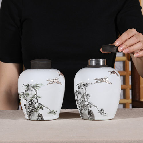 观复手绘粉彩松鹤茶叶罐 手工银钉锔瓷景德镇陶瓷密封高端礼盒 - 封面