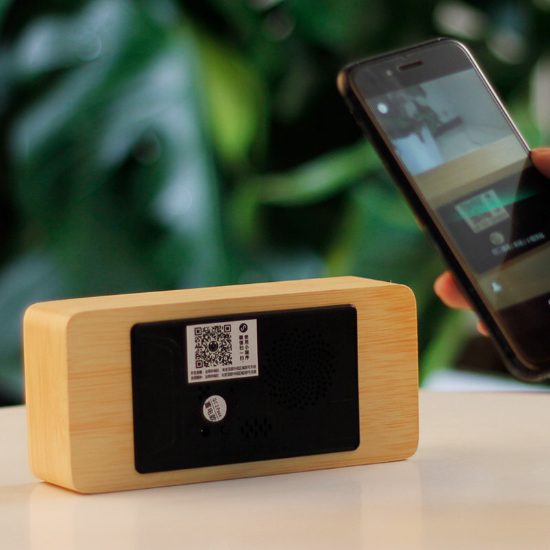 클래식 나무 알람 시계 침묵 전자 시계 학생 크리 에이 티브 머리맡 시계 거실 테이블 시계 장식품 빛나는 시계 알람 시계