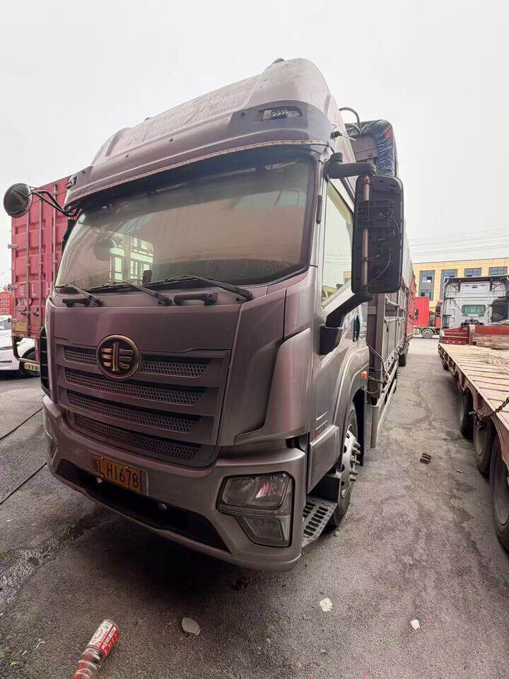 3月7日宿州重型仓栅式货车解放牌（车牌号：皖LH1678）一辆网络拍卖公告