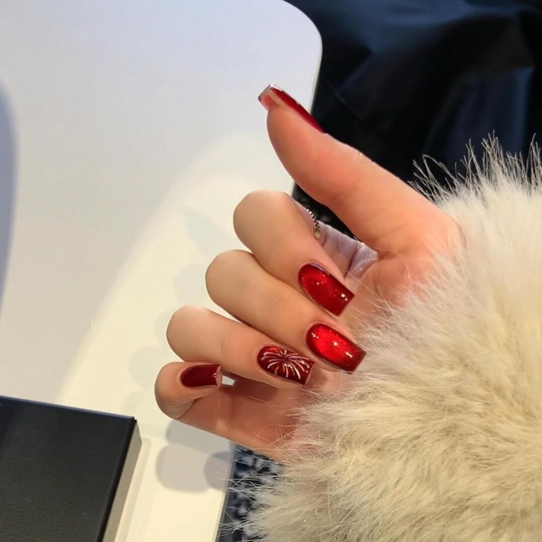 爆闪烟花红色穿戴甲秋冬高级感轻奢2026新款手工猫眼美甲贴片,彩妆/香水/美妆工具,穿戴甲/甲片,淘宝优惠券,粉丝福利购,淘宝优惠卷