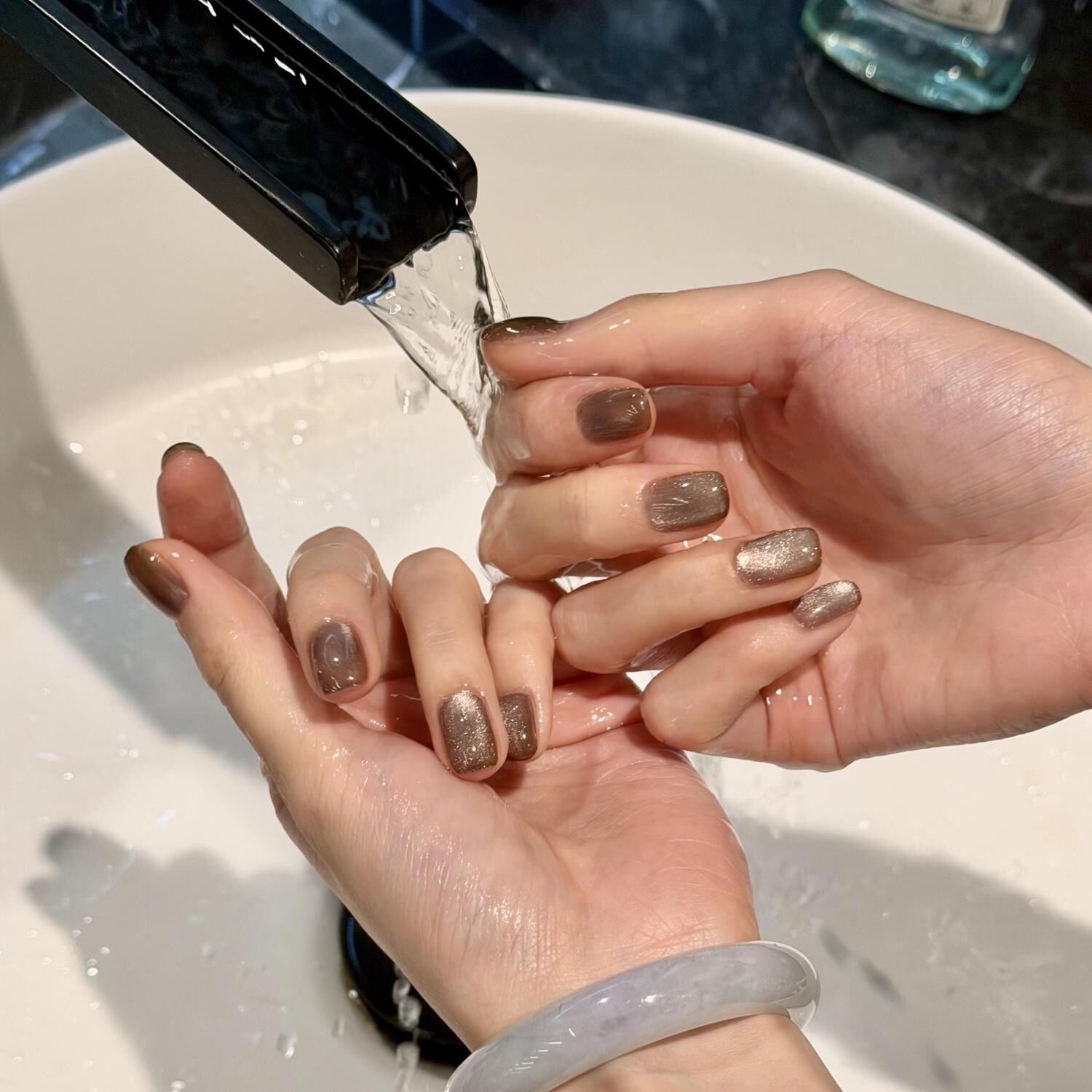 手工秋冬复古显白浅棕金光贵气猫眼美甲高级感穿戴甲短款2026新款