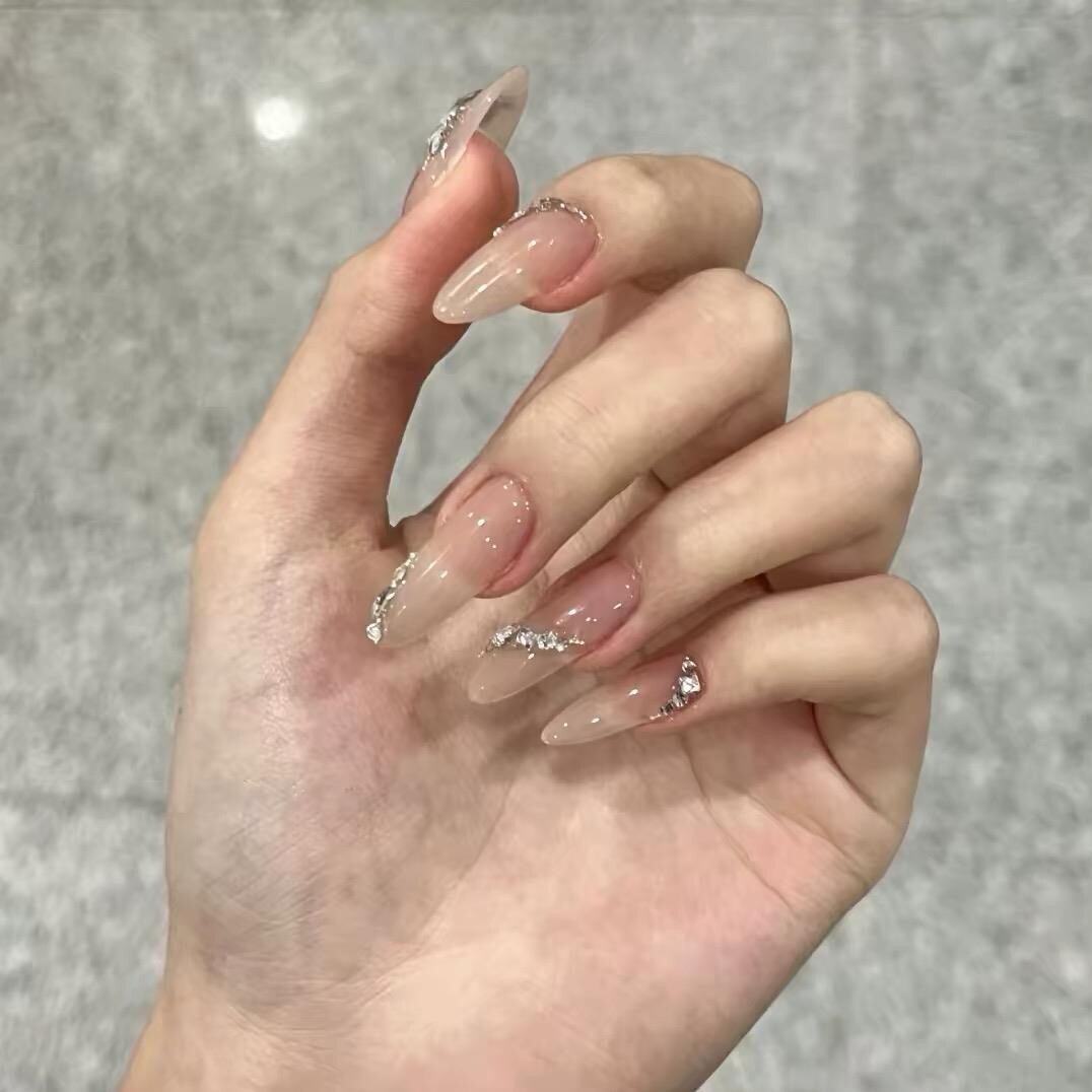 高质量纯欲冰透裸色手工穿戴甲爆闪钻高级感美甲贴片长款新娘婚甲
