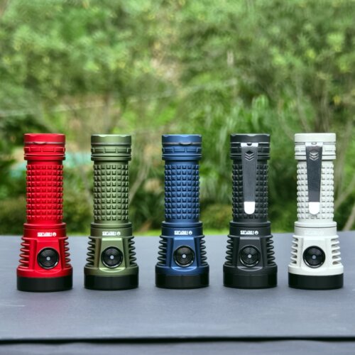萤火虫E04手电筒SFT60直充21700