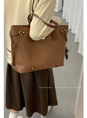 法式大容量包包女2024秋冬新款单肩包小众复古上班通勤腋下托特包