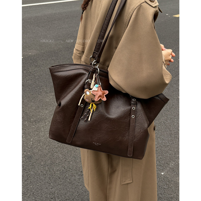 美拉德复古通勤腋下包包女2025新款秋冬单肩包高级感大容量托特包