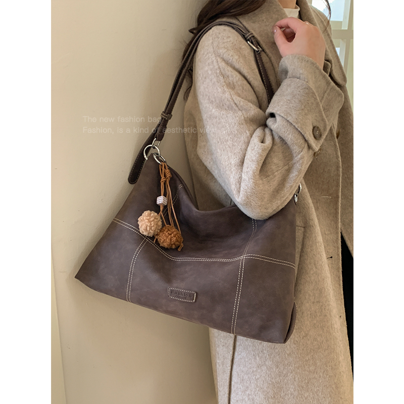 美式复古大容量斜挎包包女2025新款秋冬单肩包上班通勤腋下托特包