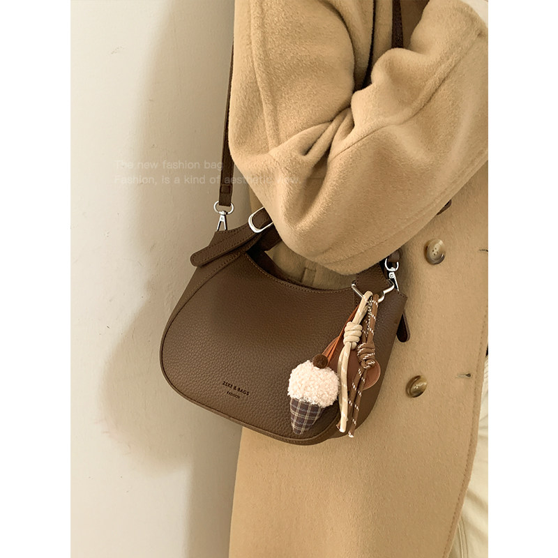 复古小众手拎包包女2025新款秋冬单肩包高级感时尚百搭斜挎水桶包