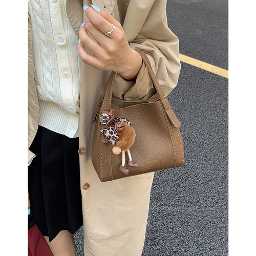 复古棕色菜篮子包包女式2025新款单肩斜挎包高级感轻便手提水桶包