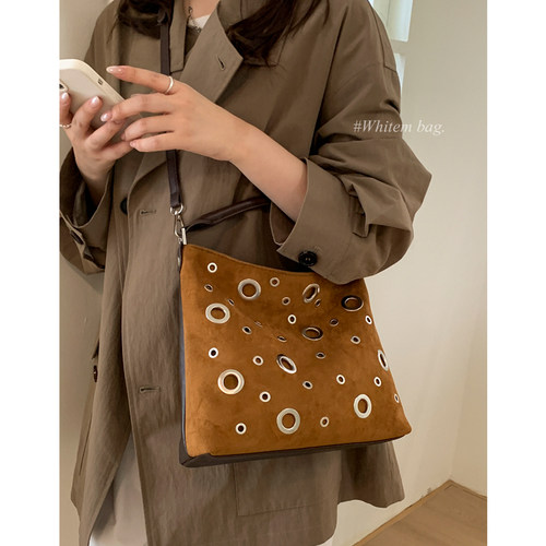 韩系小众设计托特包包女2025新款秋冬单肩斜挎包高级感手提水桶包