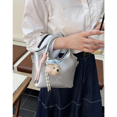 高级感小众手提包包女式2025新款潮夏季单肩斜挎包百搭流行水桶包