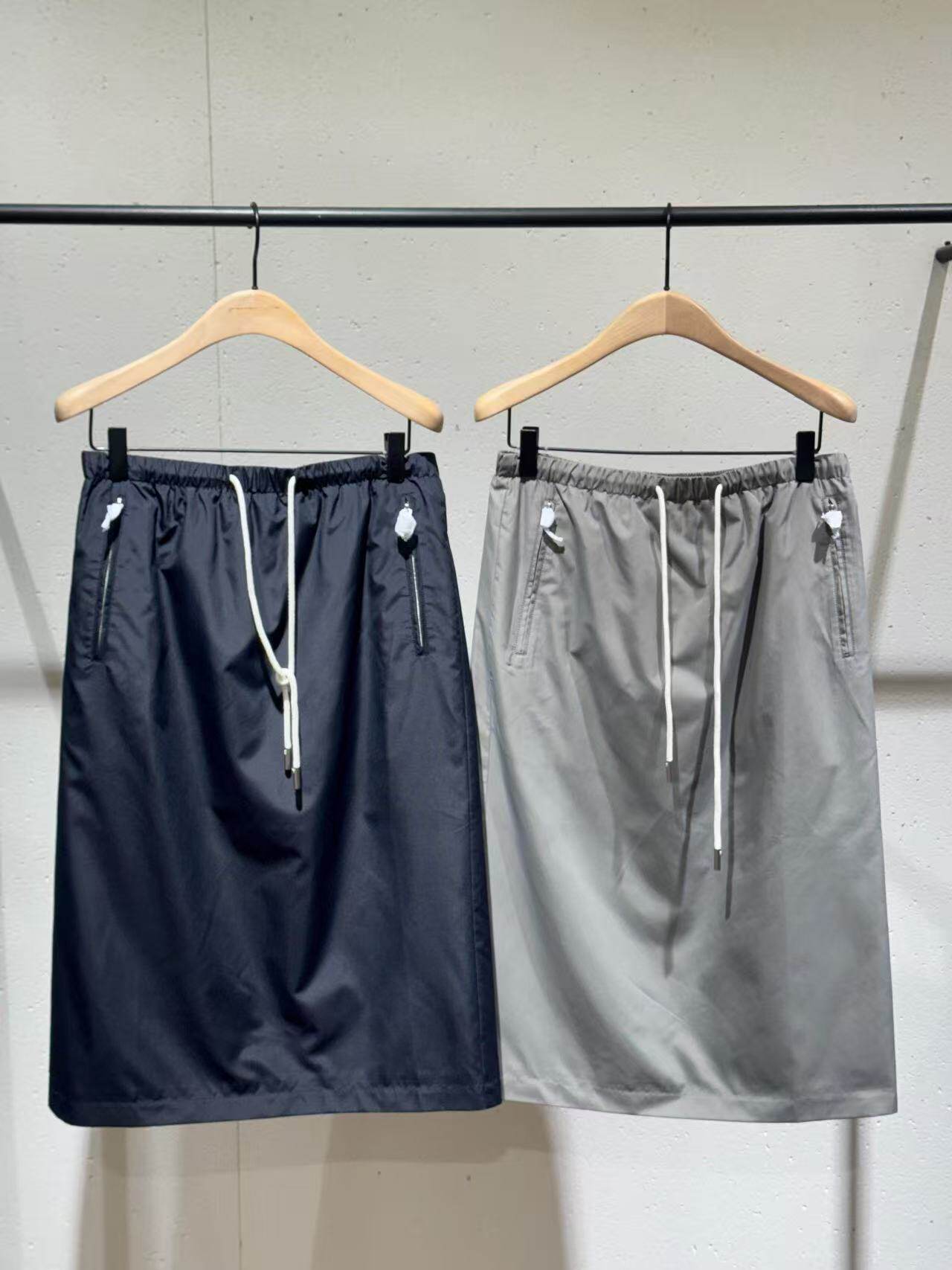 【active系列】正品中裙2026春新品挺括抽绳开叉半身裙MBF1SKT028