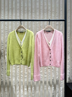 正品2026春新品轻暖绵羊毛V领短款披肩两件套针织开衫MBF1CAR019