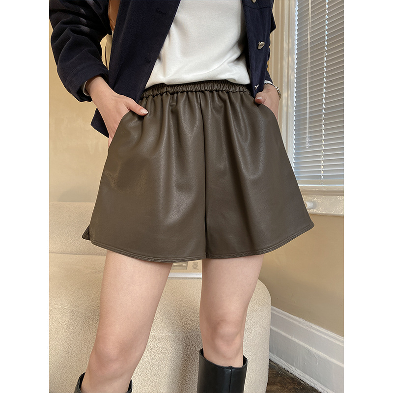 司南好质感蛋白皮短皮裤