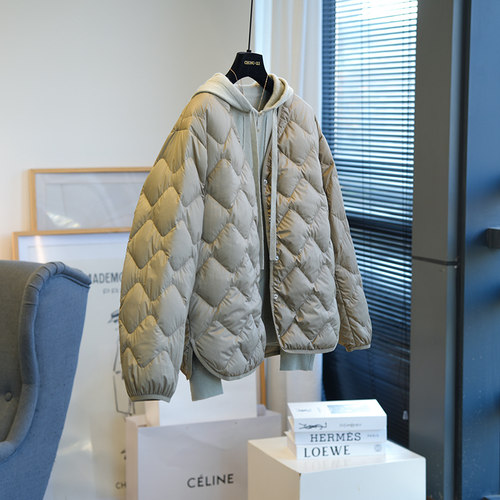 虫小小鸭绒V领菱格羽绒服