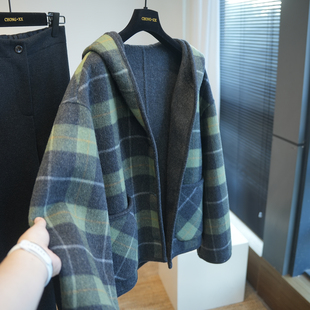 虫小小 羊驼羊毛连帽格纹双面呢大衣女短毛呢外套小个子秋冬A76P