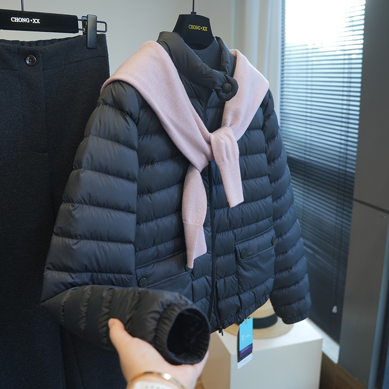 虫小小鸭绒立领轻便短款羽绒服